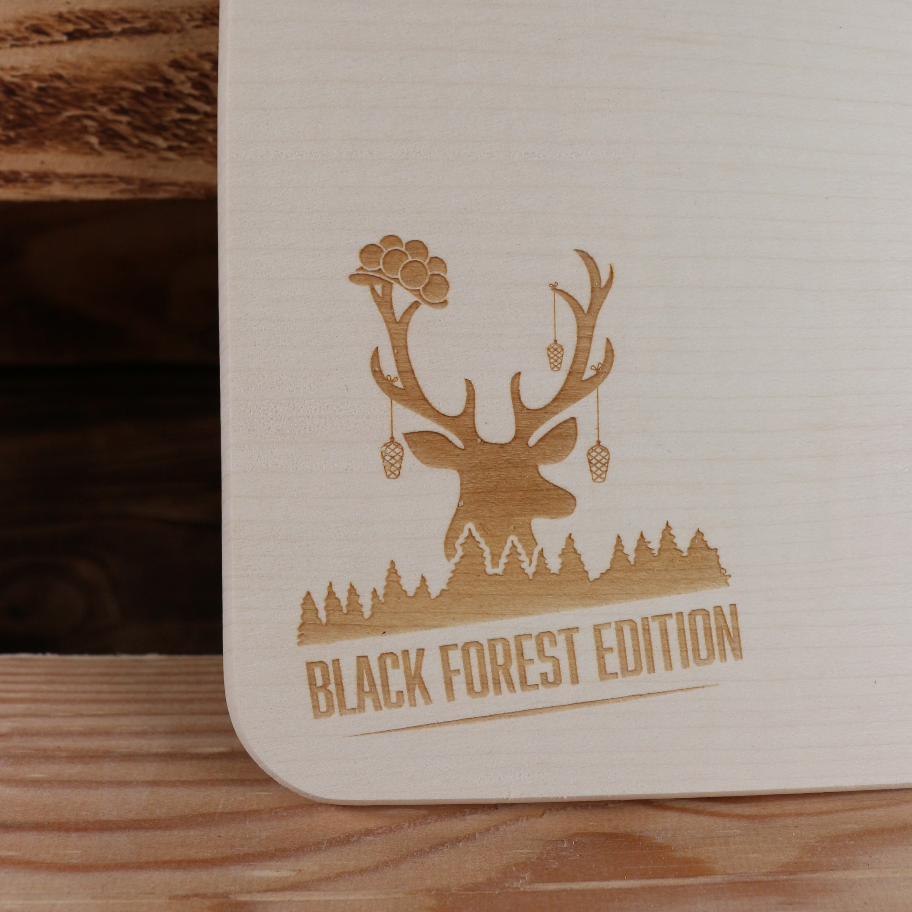 Brett mit Griff "Black forest"